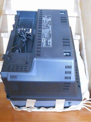 ブラウン管テレビを２階から下ろした