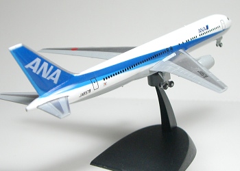 ANA ボーイング767-300の模型